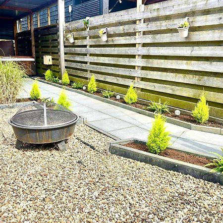 Tiny House With Sauna & Jacuzzi Near Amsterdam Vijfhuizen Exterior photo