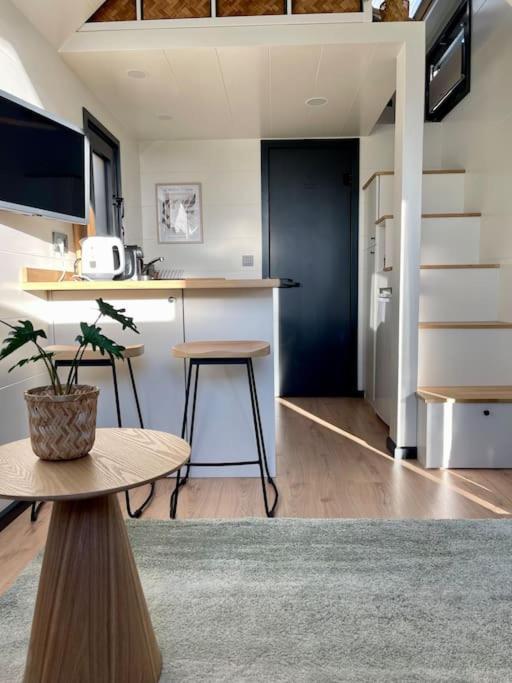 Tiny House With Sauna & Jacuzzi Near Amsterdam Vijfhuizen Exterior photo