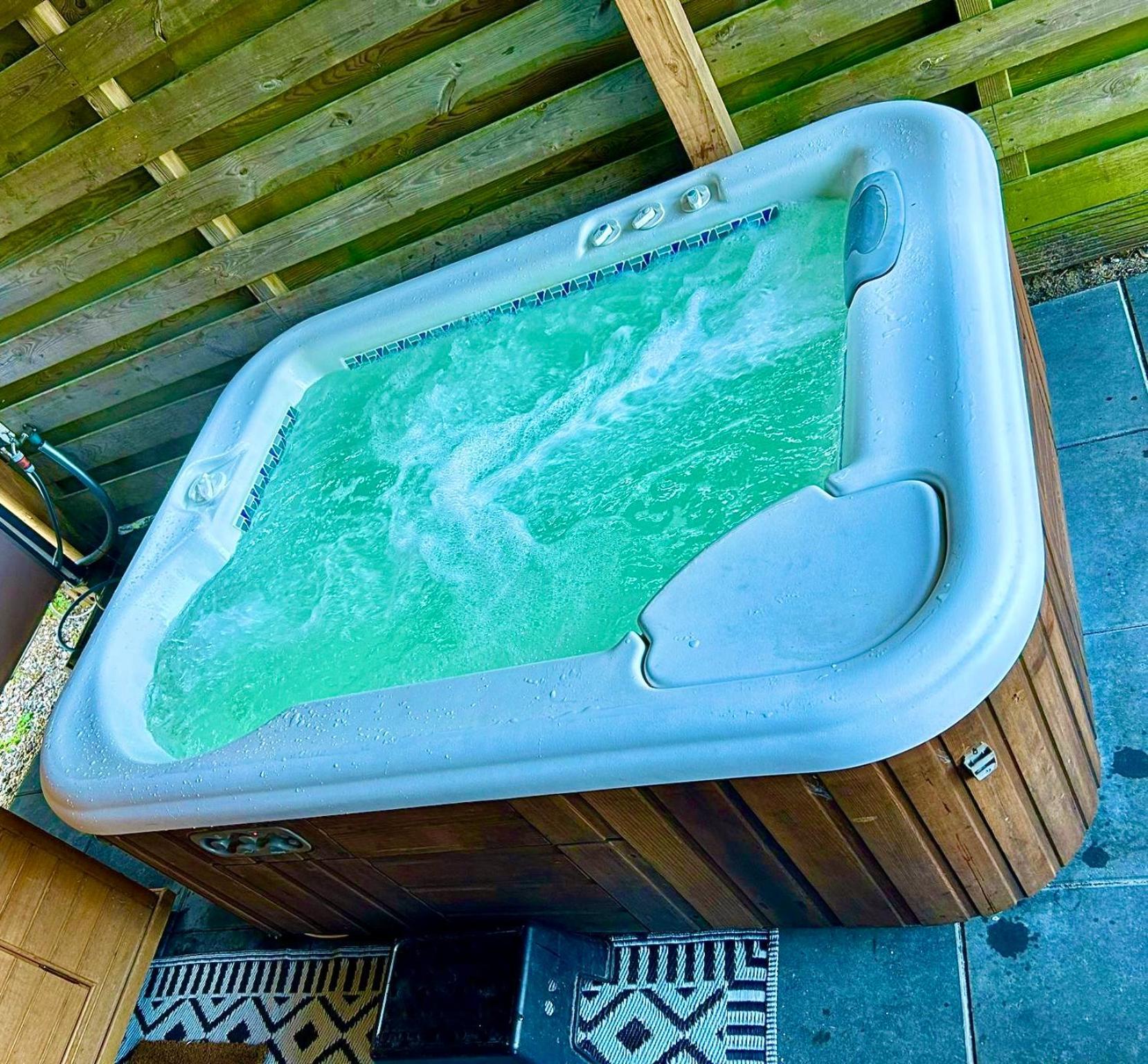 Tiny House With Sauna & Jacuzzi Near Amsterdam Vijfhuizen Exterior photo